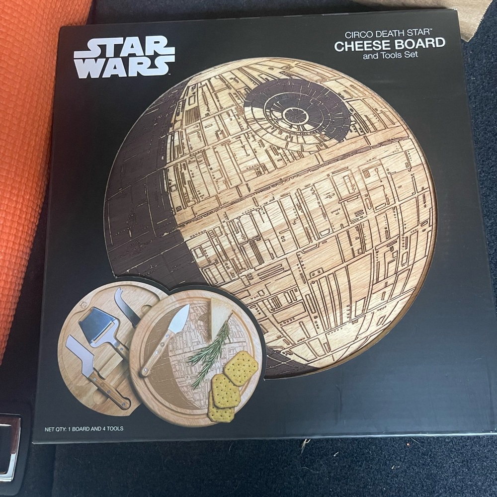 Star Wars Death Star Cheese Board and Tools Set